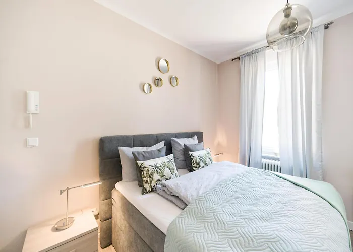 公寓 In Near Center *