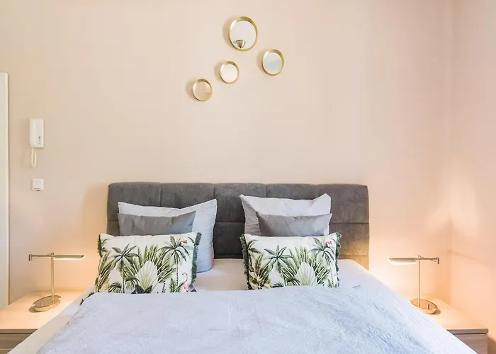 公寓 In Near Center *